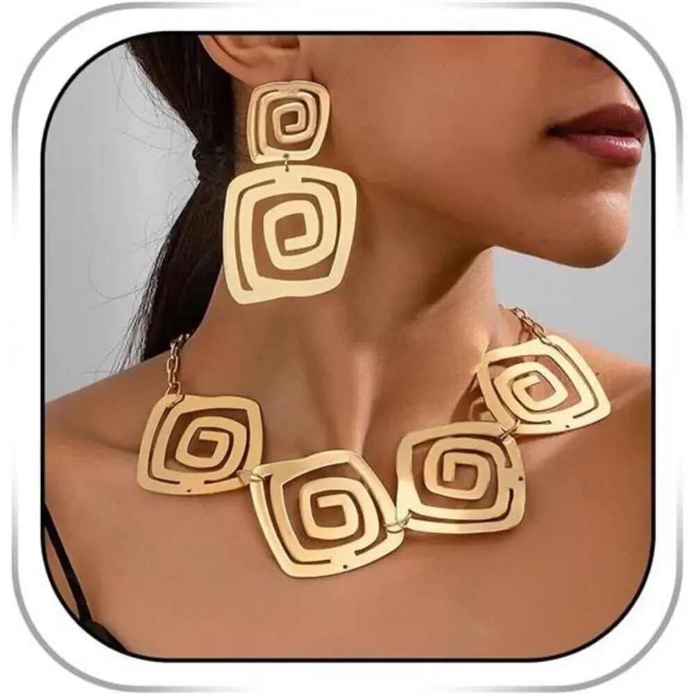 Val Boutique gold geometric
